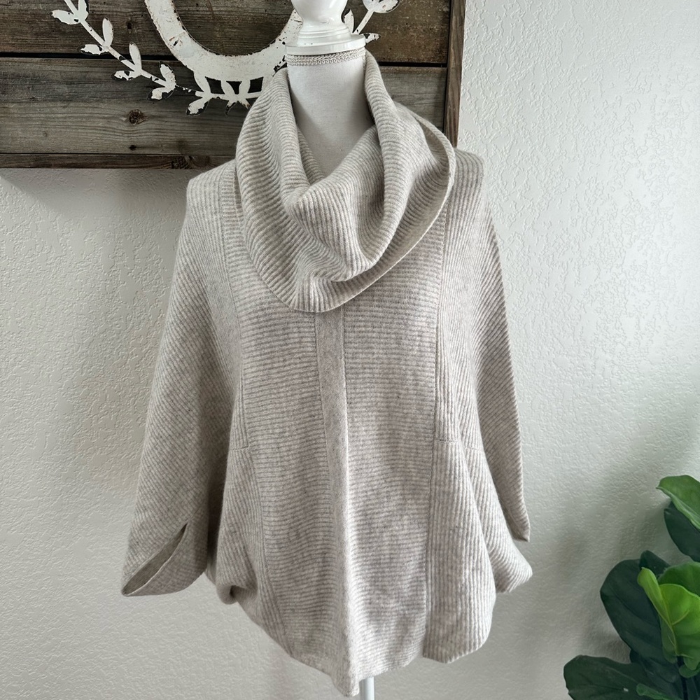 J. McLaughlin Pence 100% cashmere poncho turtleneck sweater M/L NWT